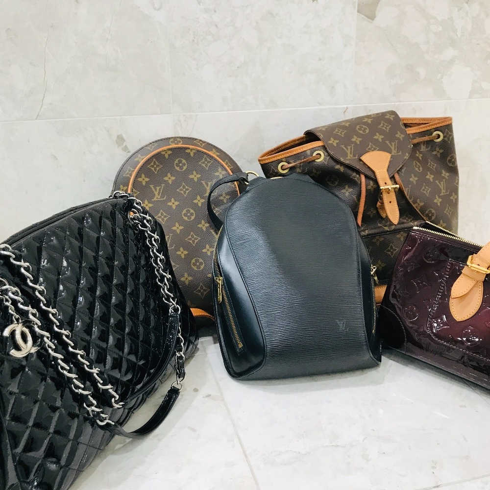 LOUIS VUITTON Monogram Vernis Rosewood Avenue Bag - Picture 2 of 15